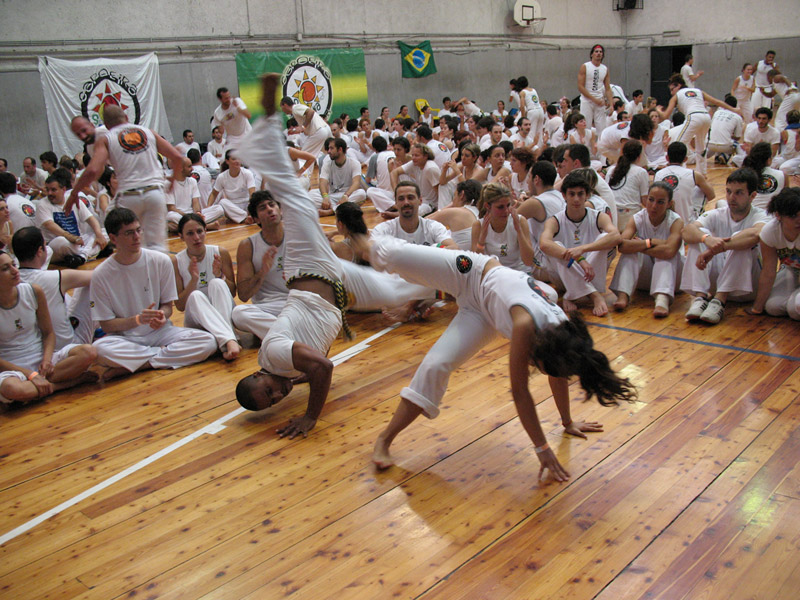 Axé Capoeira!